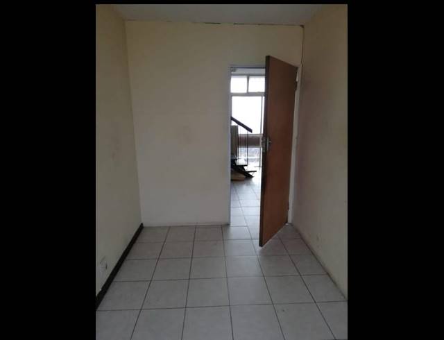 6 BEDROOM APARTMENT FOR SALE IN SUNNYSIDE